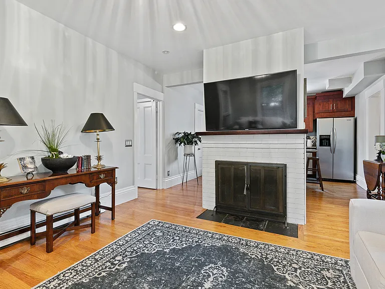 13 Saint James St #1 — Photo 4