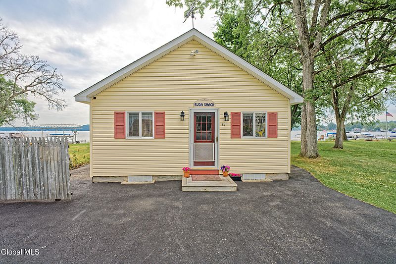 3rd image of 43 Lake Avenue