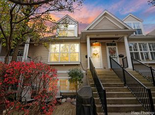 213 5th St, Libertyville, IL