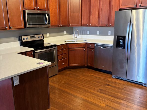 2231 W Franklin St APT B