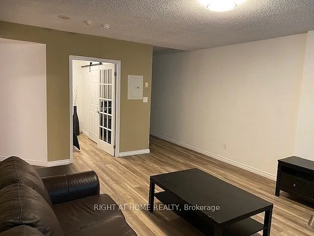 263 Wellington St W #705 — Photo 7