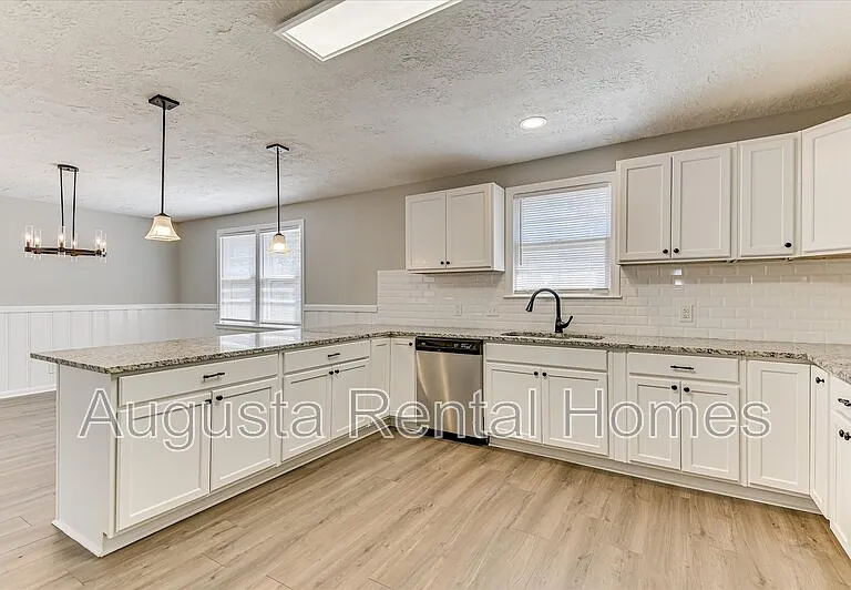 3210 York Dr — Photo 18
