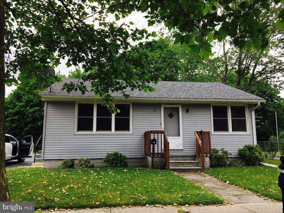 1st image of 534 N 2nd St