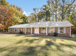 1840 Stoneyridge Dr, Charlotte, NC 28214