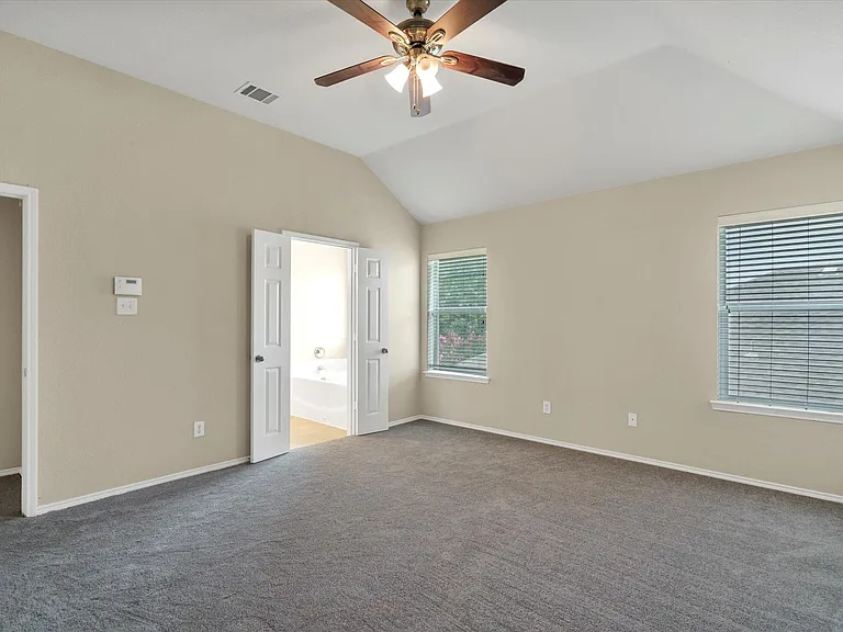 4402 Emerald Leaf Dr — Photo 18