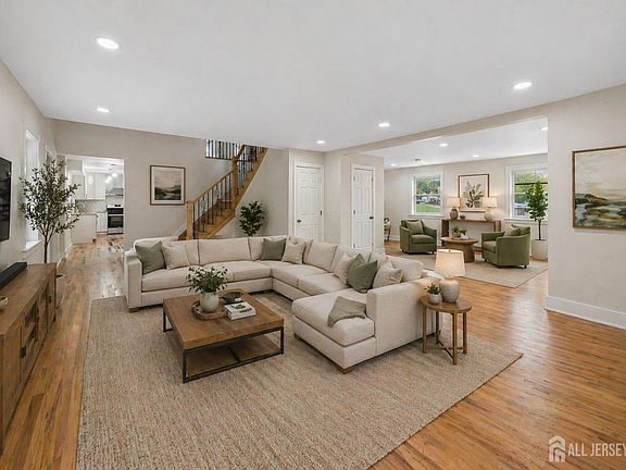 2nd image of 77 Greenbrook Rd