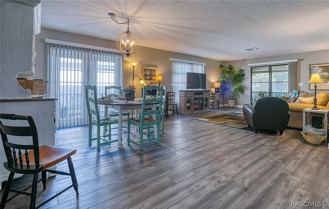 2 bed, 2.0 bath, 1492 sqft, $2,200 — Photo 3