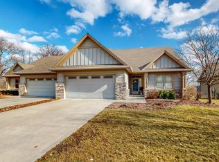 548 Fox Chase Rd SW, Rochester, MN 55902