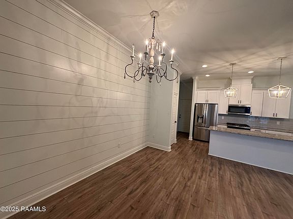 5th image of 302 Tall Oaks Ln