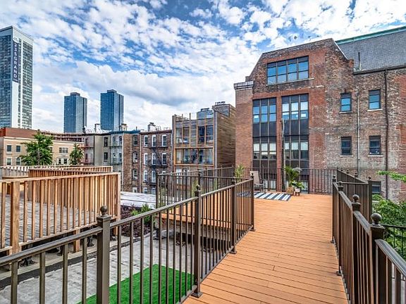 3rd image of 287 York St #3