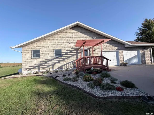 810 Chesapeake Rd, Colchester, IL 62326