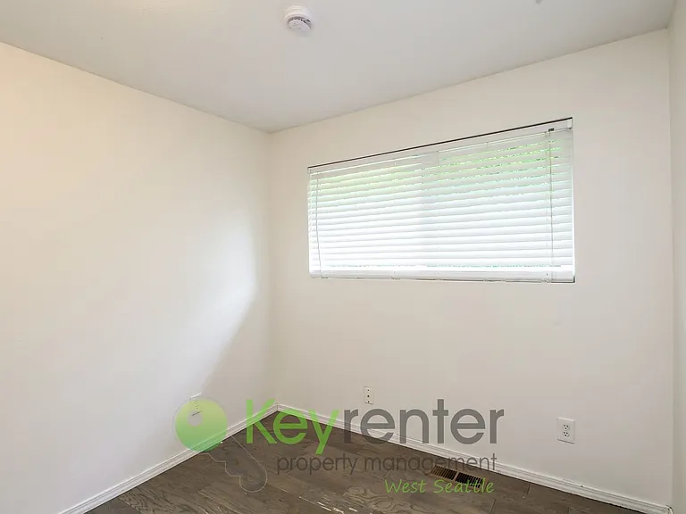 2511 SW 107th Way — Photo 12