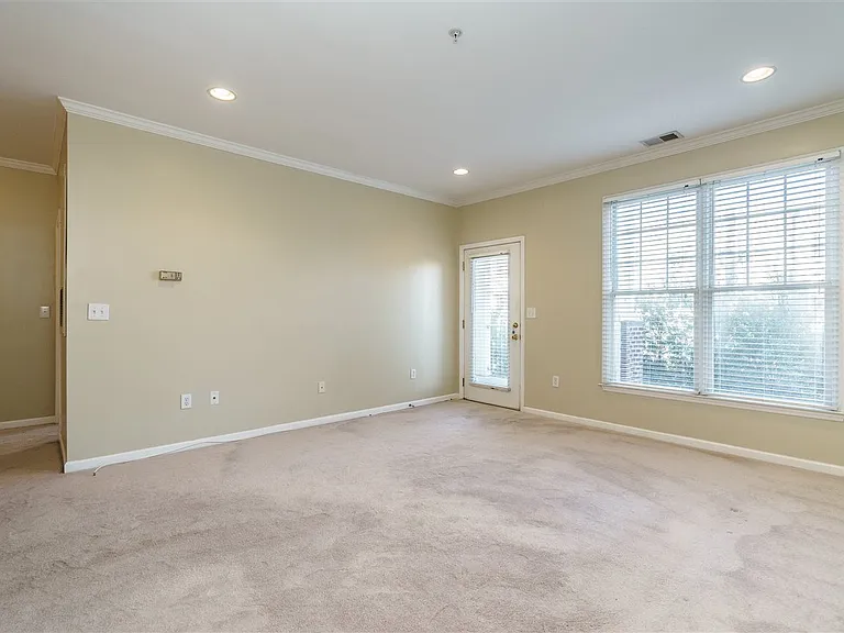800 Moratuck Dr #206 — Photo 3