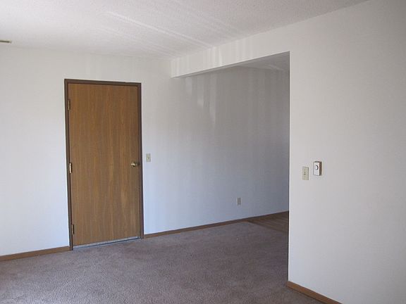 5th image of 870 E 6th St #A