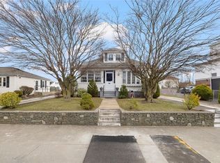 1560 Cranston St, Cranston, RI 02920