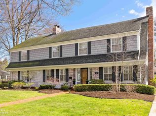 424 Washington Rd, Grosse Pointe, MI 48230