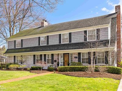 424 Washington Rd, Grosse Pointe, MI, 48230
