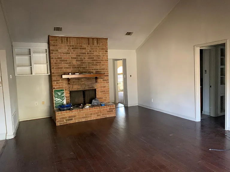 1031 Woodshire Cir — Photo 4