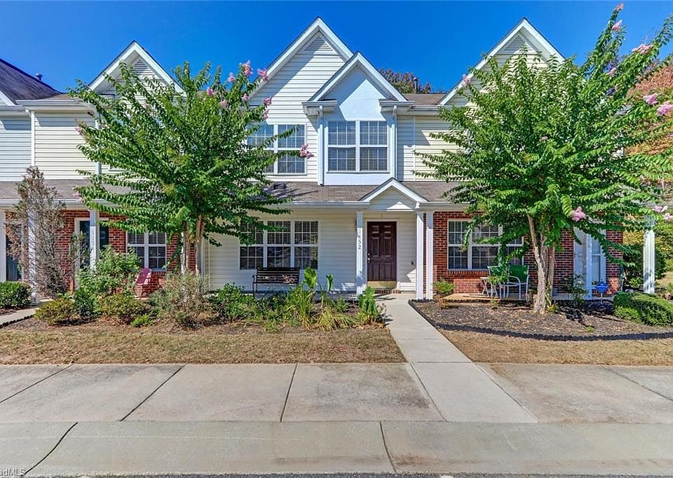 1st image of 1152 Oak Blossom Way
