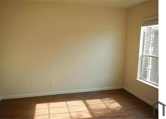 5 bed, 2.5 bath, 3199 sqft, $3,200 — Photo 4
