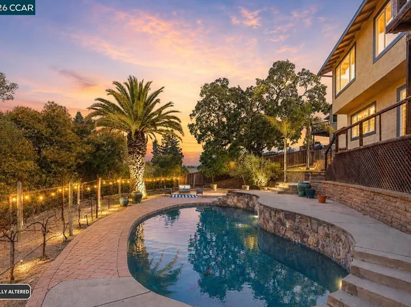 61 Saint Thomas Ln, Pleasant Hill, CA 94523