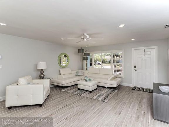 2nd image of 819 SE 9th Ave
