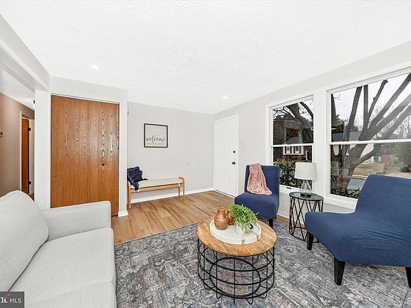 3rd image of 214 Savage Rd