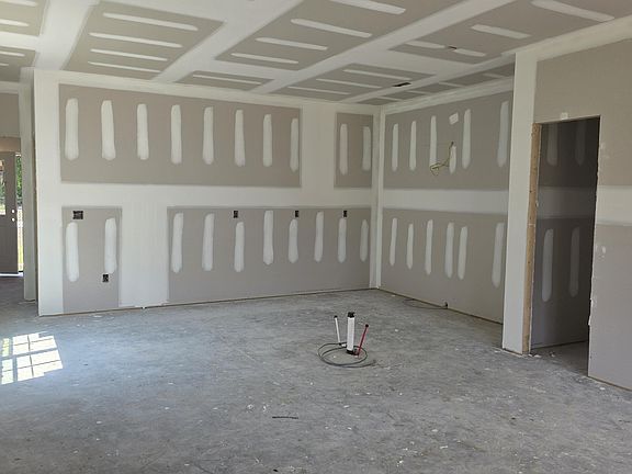 4th image of 4505 Sweet Williams Ln