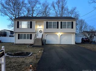 52 Bartlett St, Plainville, CT 06062