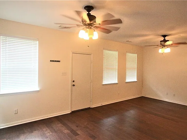 7836 Fox Horn Dr — Photo 17