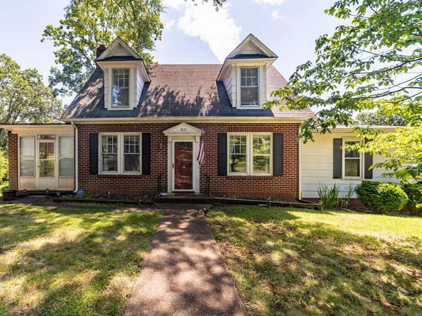 317 Myrtle Ln, Altavista, VA 24517