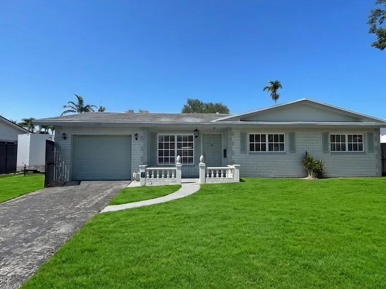 3147 NW 68th Ct — Photo 8