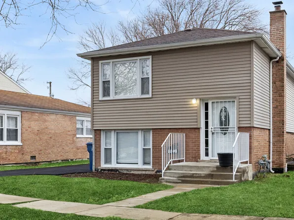 2808 W 140th Pl, Blue Island, IL 60406