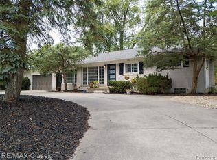 29600 Five Mile Rd, Livonia, MI 48154