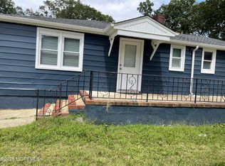 55 E 5th St, Howell, NJ 07731