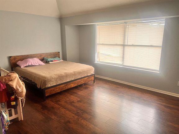 3rd image of 21418 Wildcroft Dr