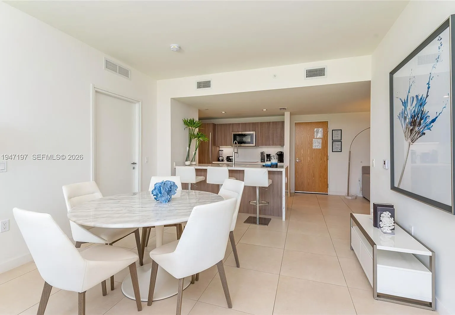 Tiffany House Condo — Photo 2