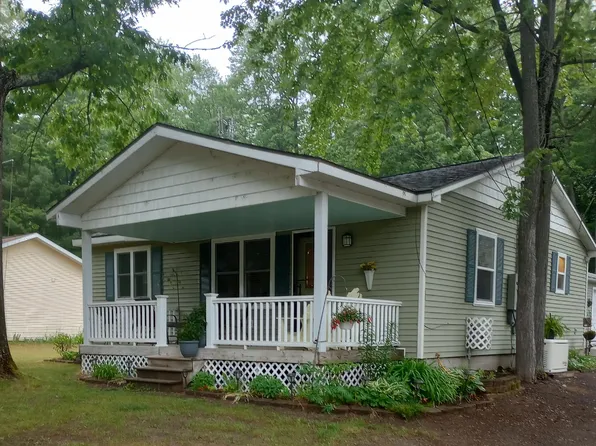 215 Veterans Dr, Roscommon, MI 48653