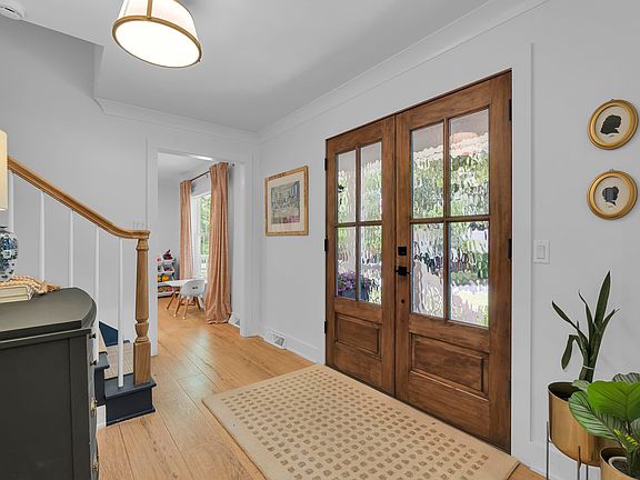 2nd image of 104 Berrywood Ct