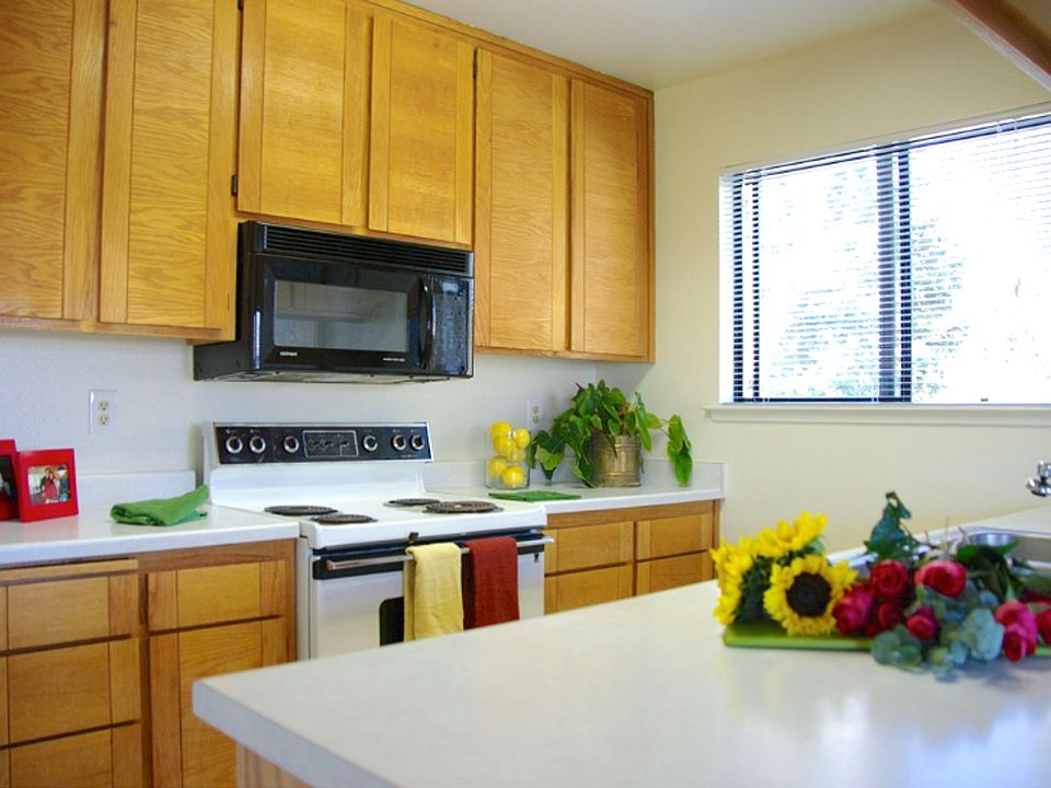 1st image of 865-895 S Orchard Ave #885-6