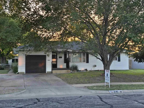 1316 Lawrence Dr, Hays, KS 67601