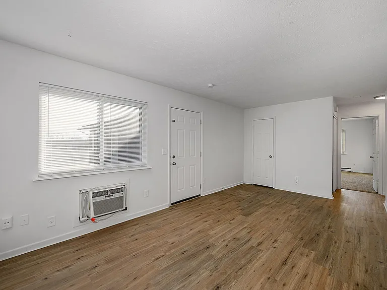 Waynedale Circle Apartments — Photo 16
