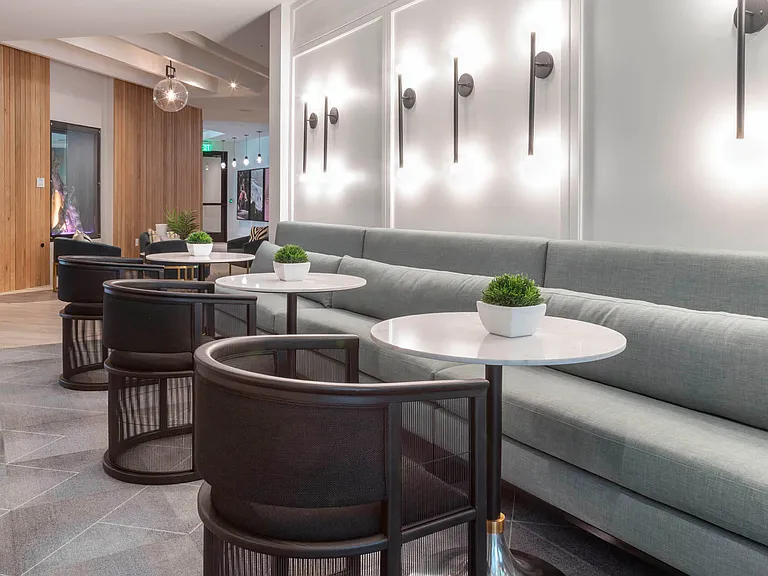 Essex Luxe Apartments — Photo 32