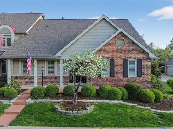 14318 Valley Meadow Ct E, Chesterfield, MO 63017
