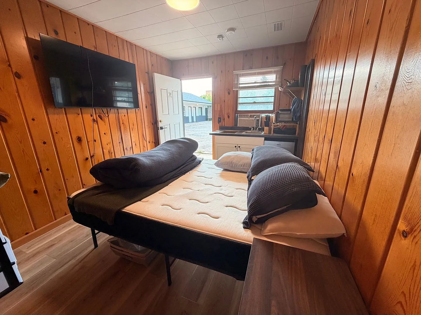 Studio Apartment! — Photo 3