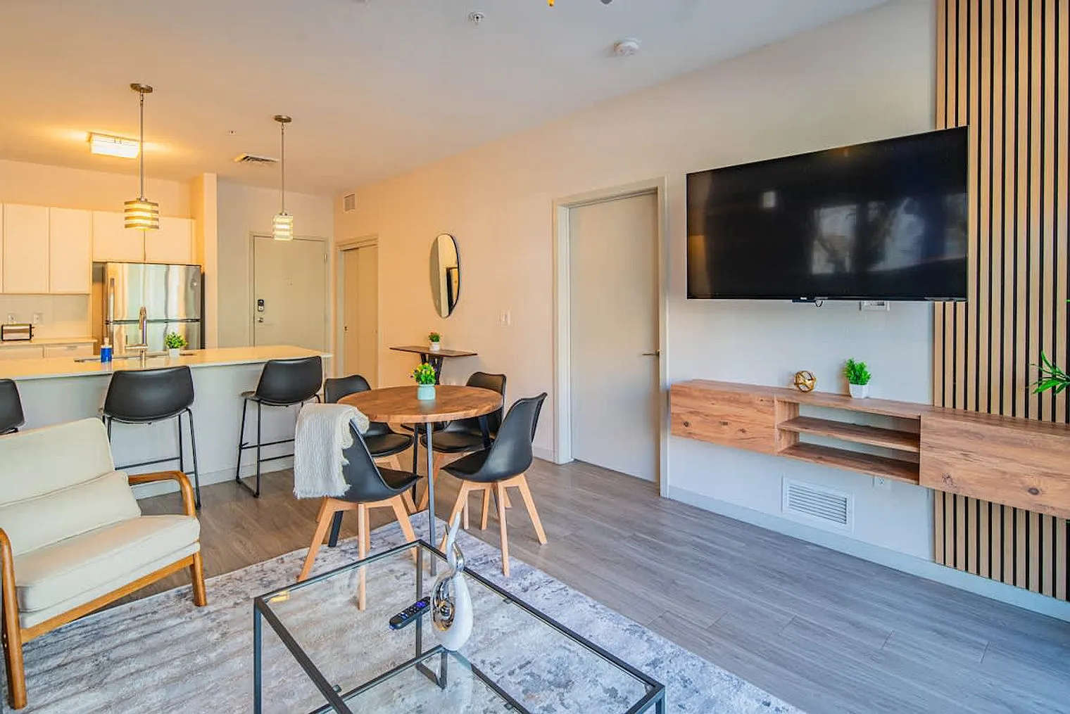 2 bed, 2.0 bath, 1097 sqft, $2,894 — Photo 4