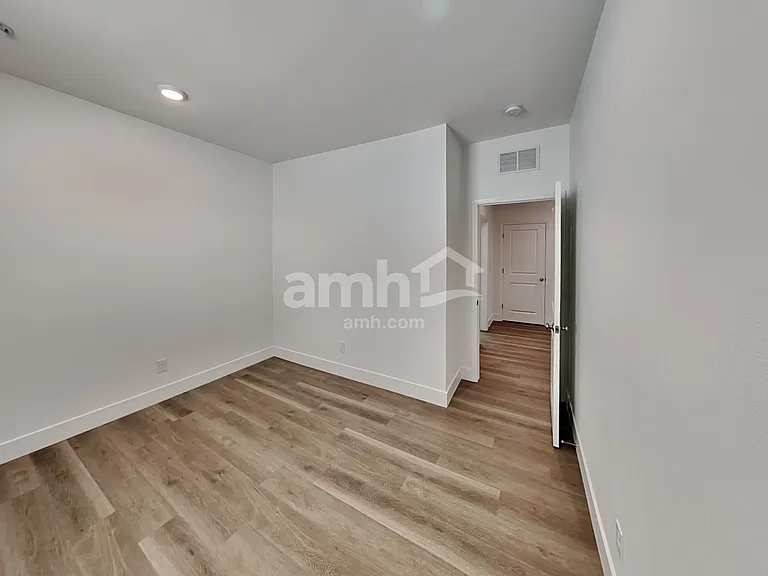 5865 Iron Islands St — Photo 12