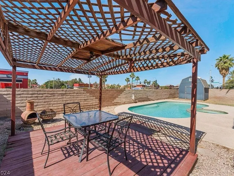 580 Chelsea Dr — Photo 31