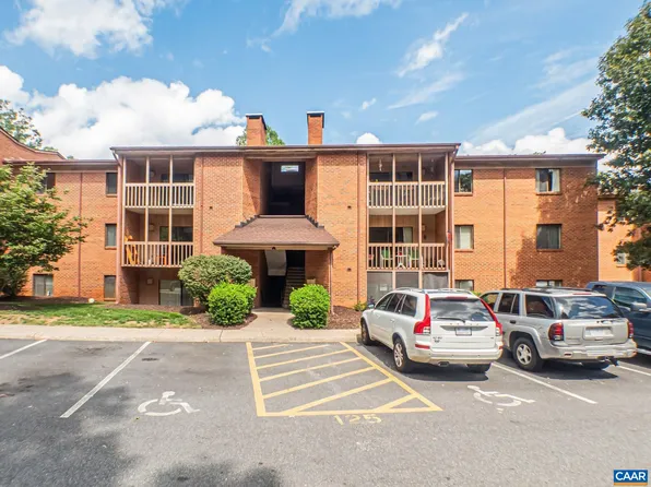 125 Turtle Creek Rd APT 7, Charlottesville, VA 22901