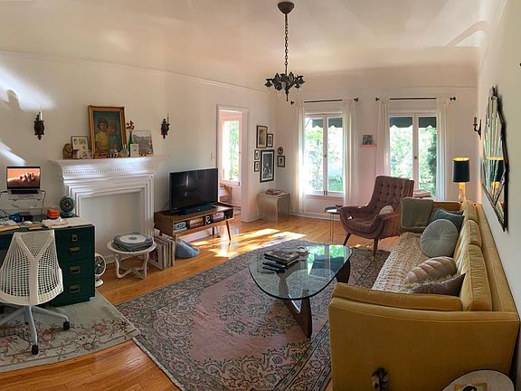5th image of 415 N Sycamore Ave APT 202